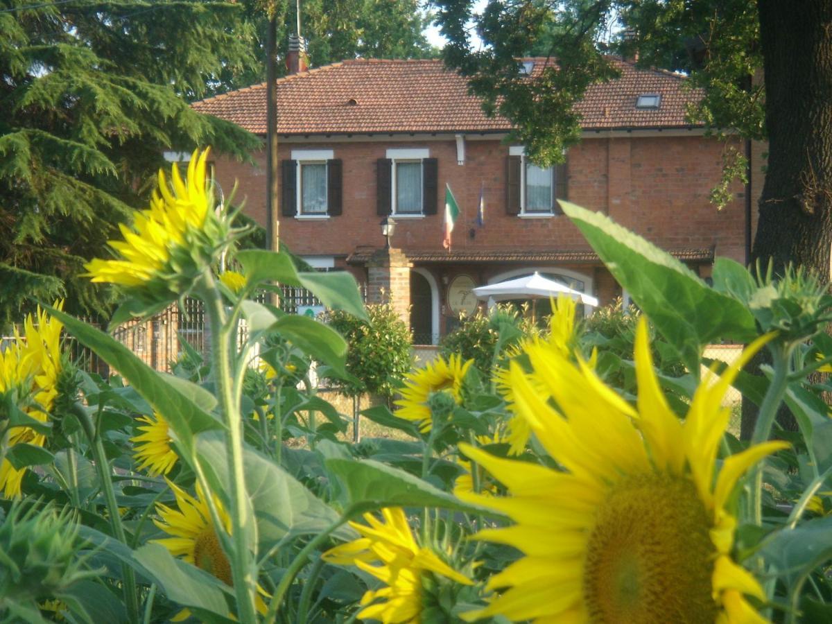 Le Tuie Villa Bologna Exterior photo